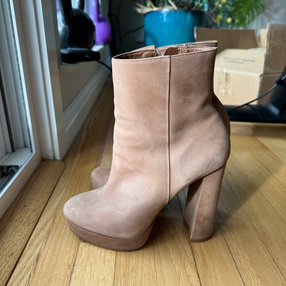 Steve Madden Shoes - Steve Madden Gwendly Suede Platform Boot, Size 9